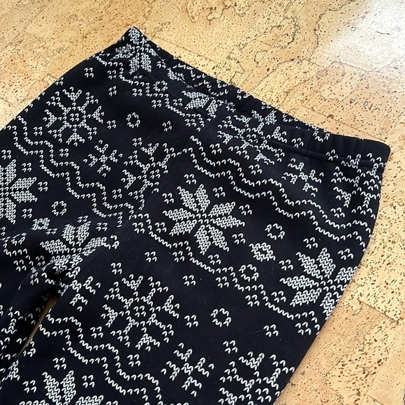JUST Cozy Fur Lined Snowflake Leggings - Picture 4 of 7